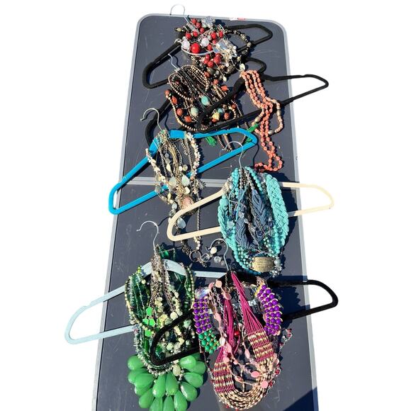 Costume Jewelry *mostly* Wearable 6 Pounds, Vintage / Modern - Picture 2 of 10